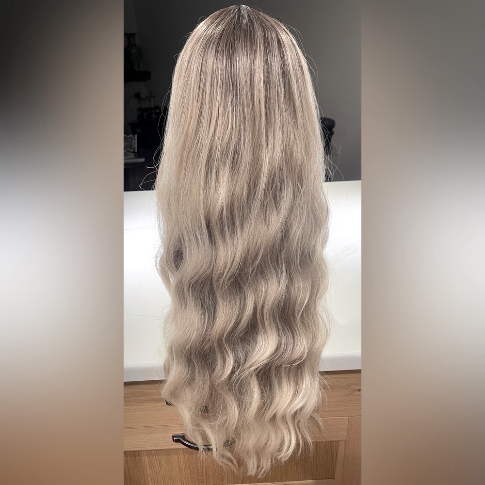HAIR, 26” Wavy, Center Part, Ombre Brown to Blonde - Picture 8 of 13